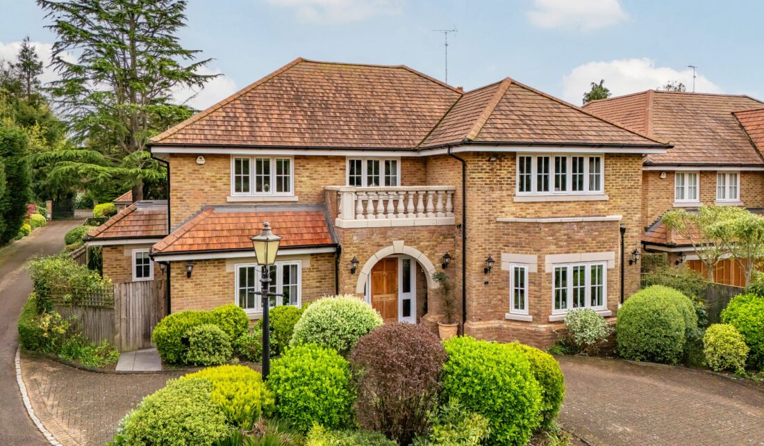 5 Bedrooms, Fernlea Place, Cobham