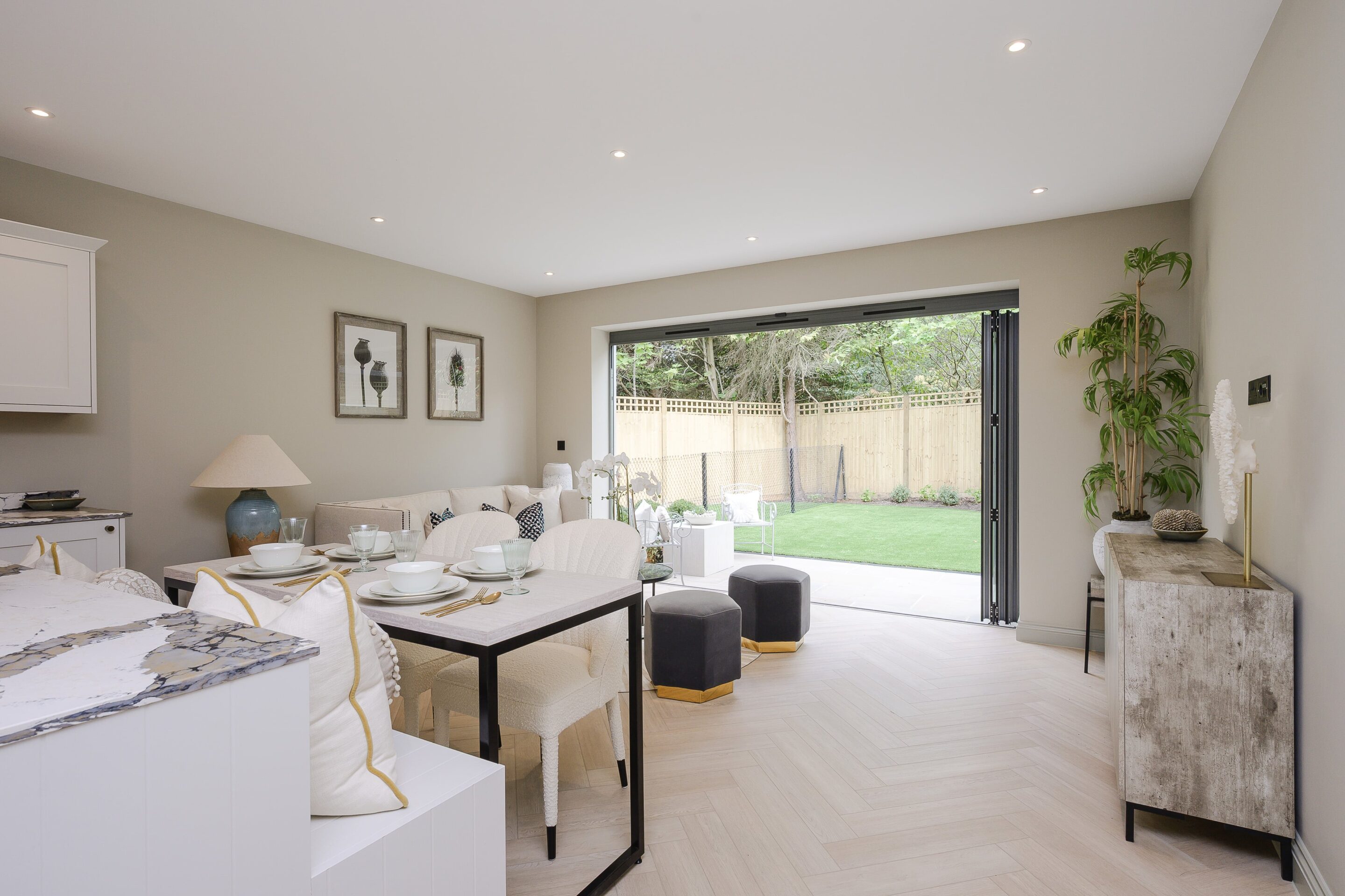2 Bedrooms, Esher Ridge, Copsem Lane, Esher