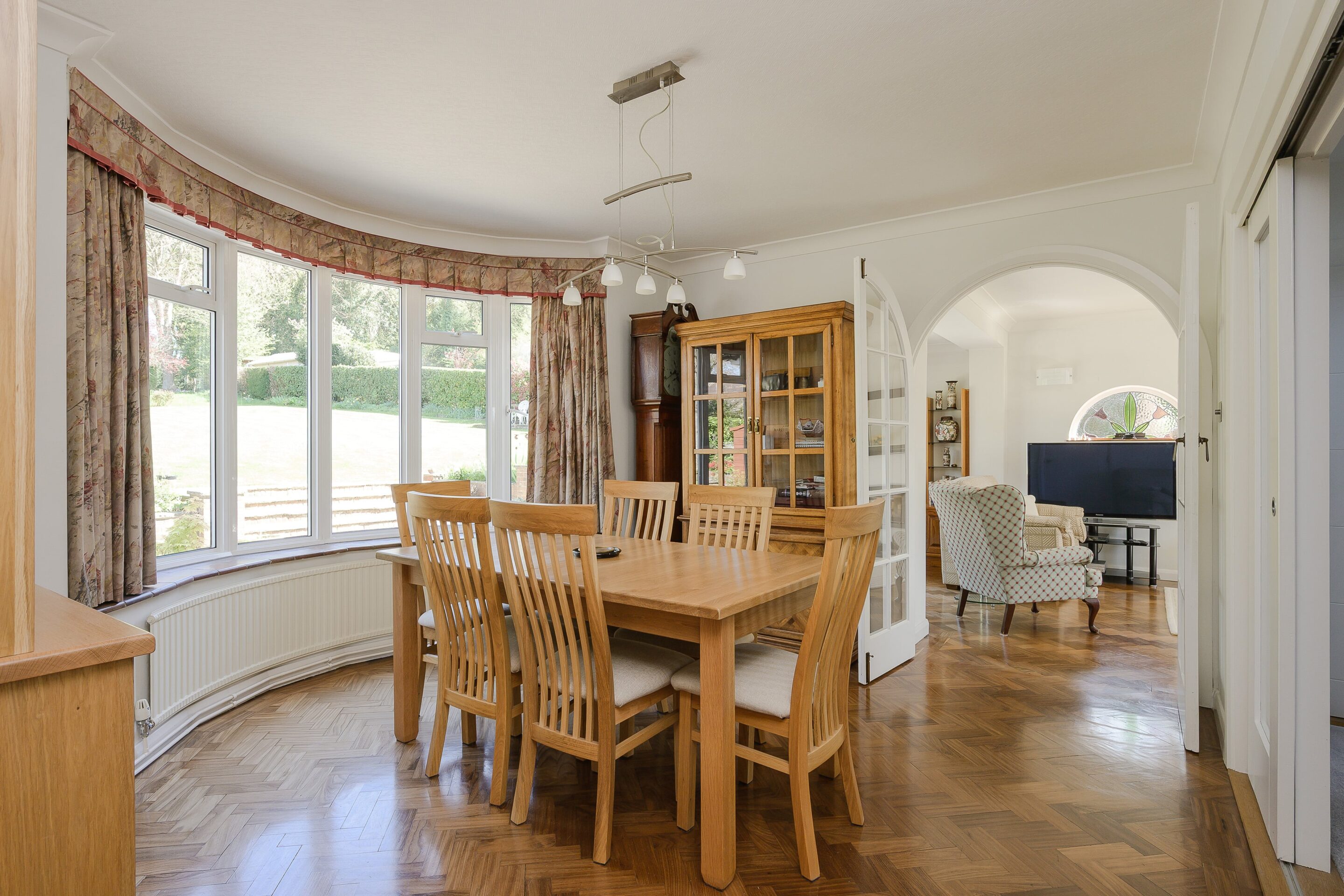 5 Bedrooms, Crabtree Drive, Givons Grove, Leatherhead