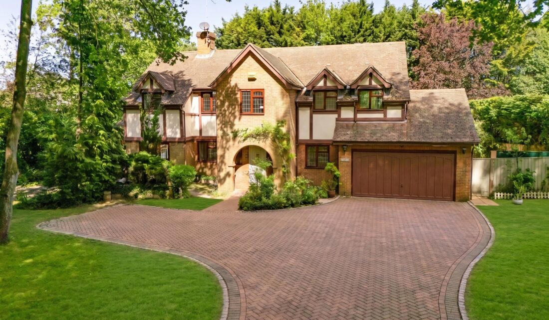 5 Bedrooms, Lebanon Drive, Cobham