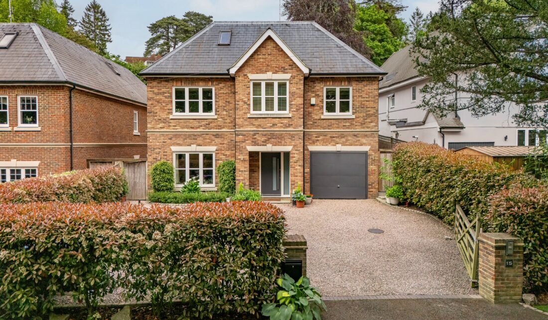 6 Bedrooms, Drakes Close, Esher