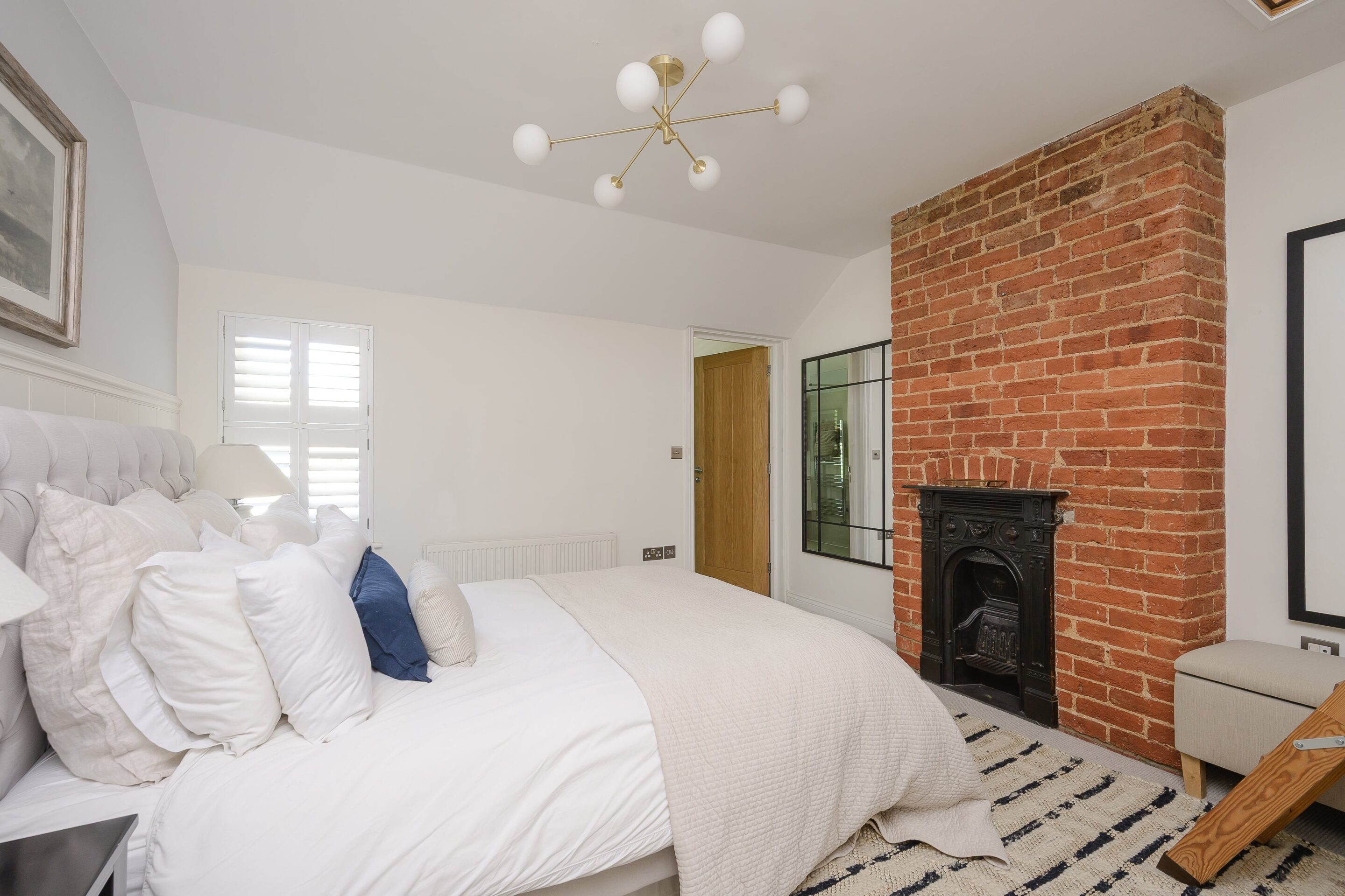 3 Bedrooms, Littleheath Lane, Cobham