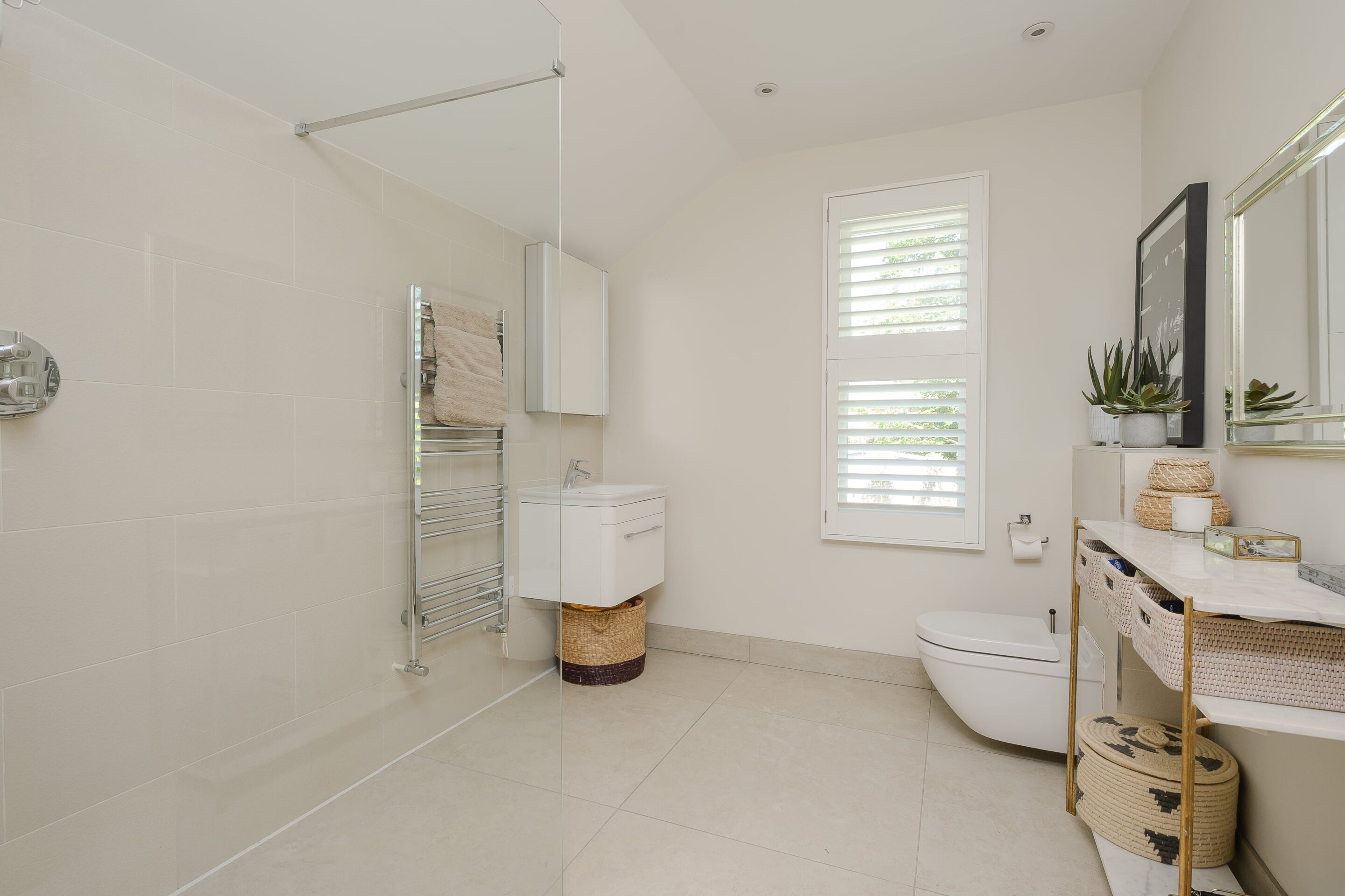 3 Bedrooms, Littleheath Lane, Cobham