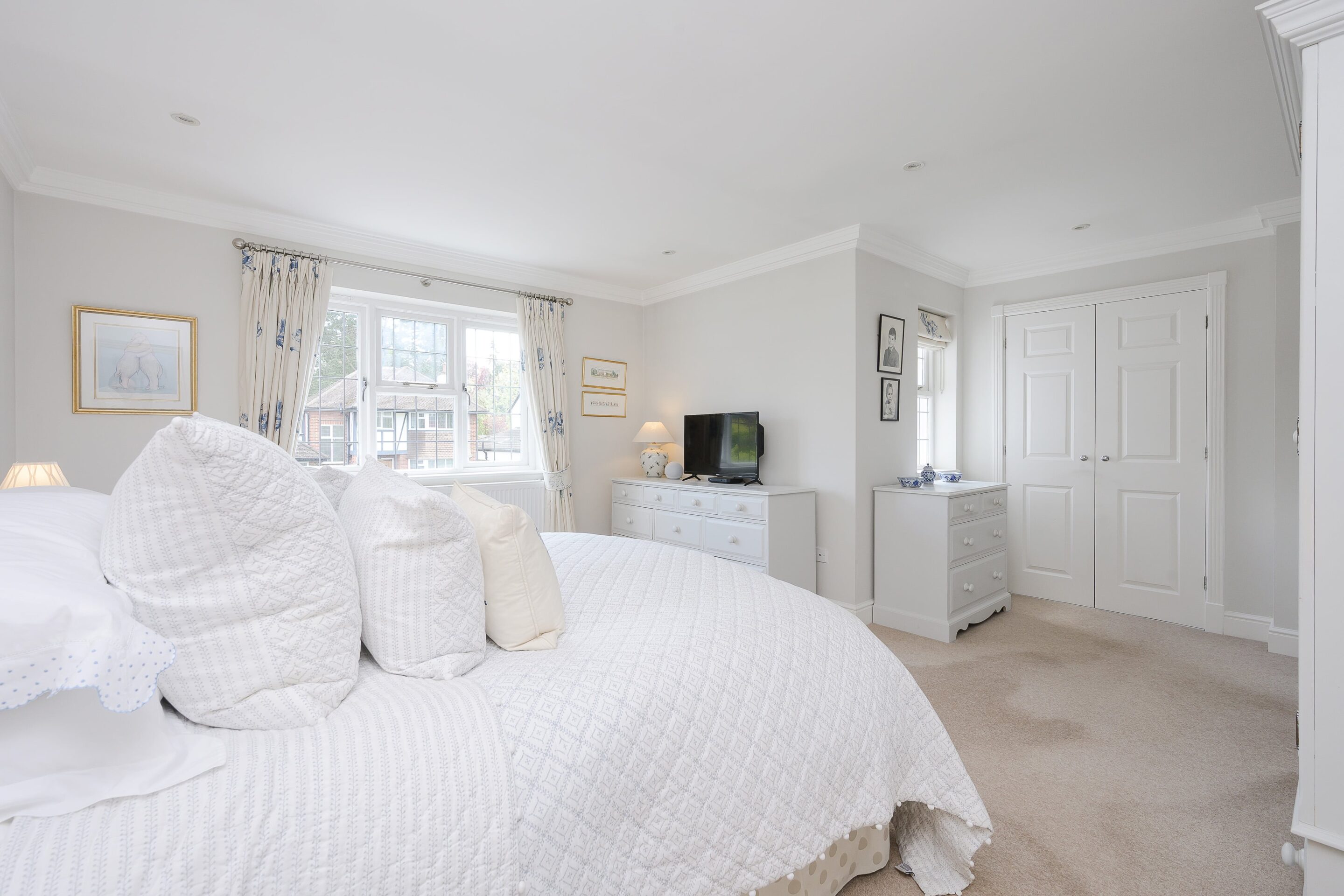 5 Bedrooms, The Ballands North, Fetcham