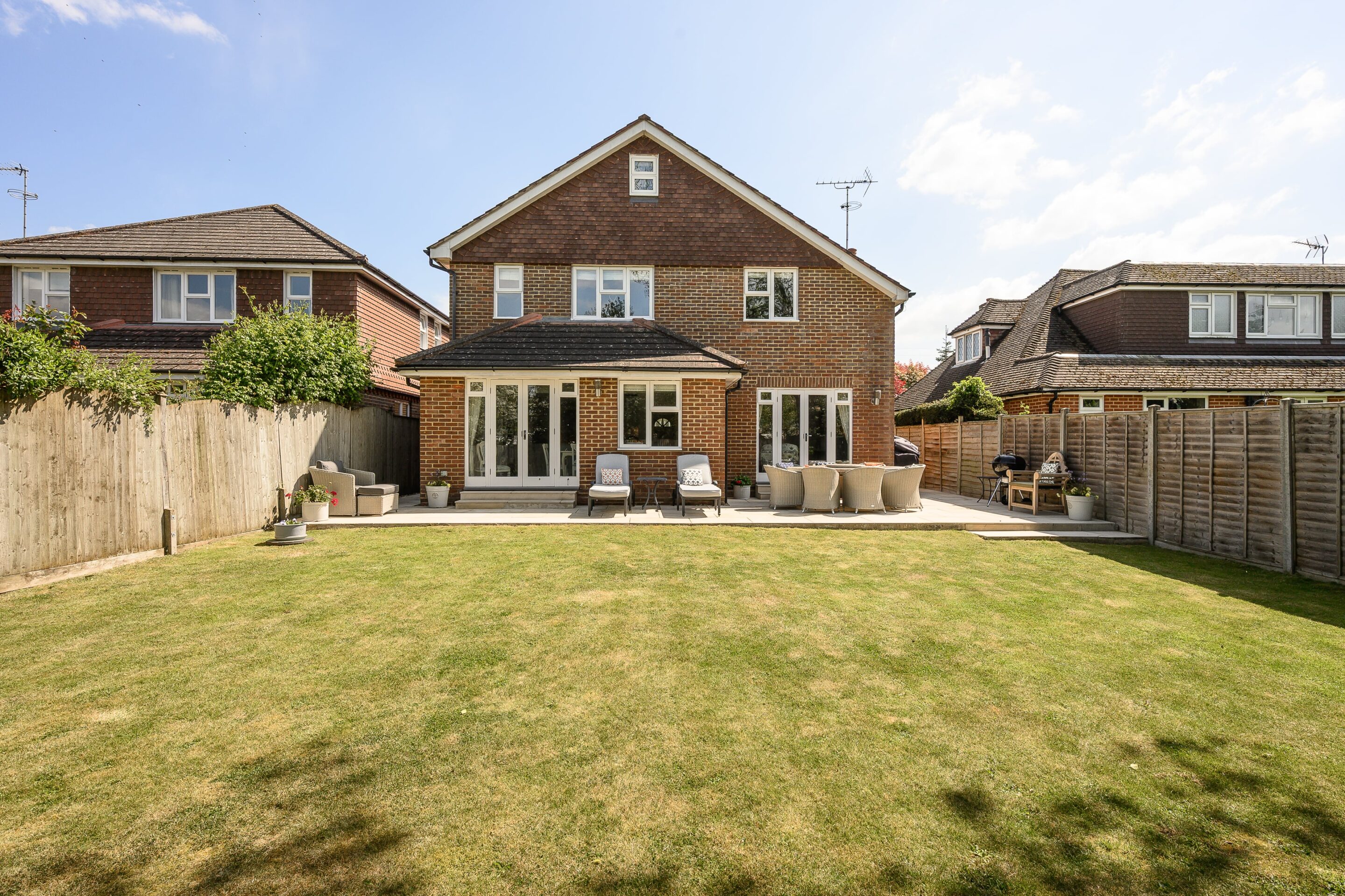 5 Bedrooms, The Ballands North, Fetcham