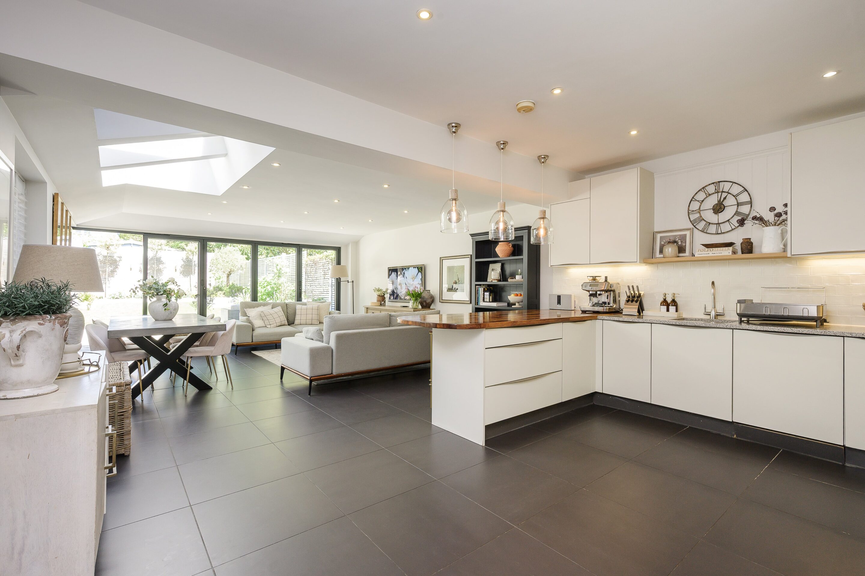 3 Bedrooms, Littleheath Lane, Cobham