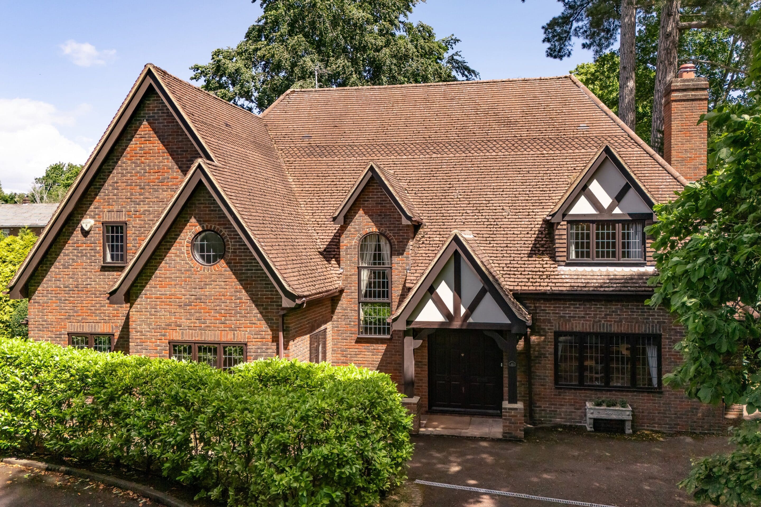 5 Bedrooms, Beechmeads, Cobham