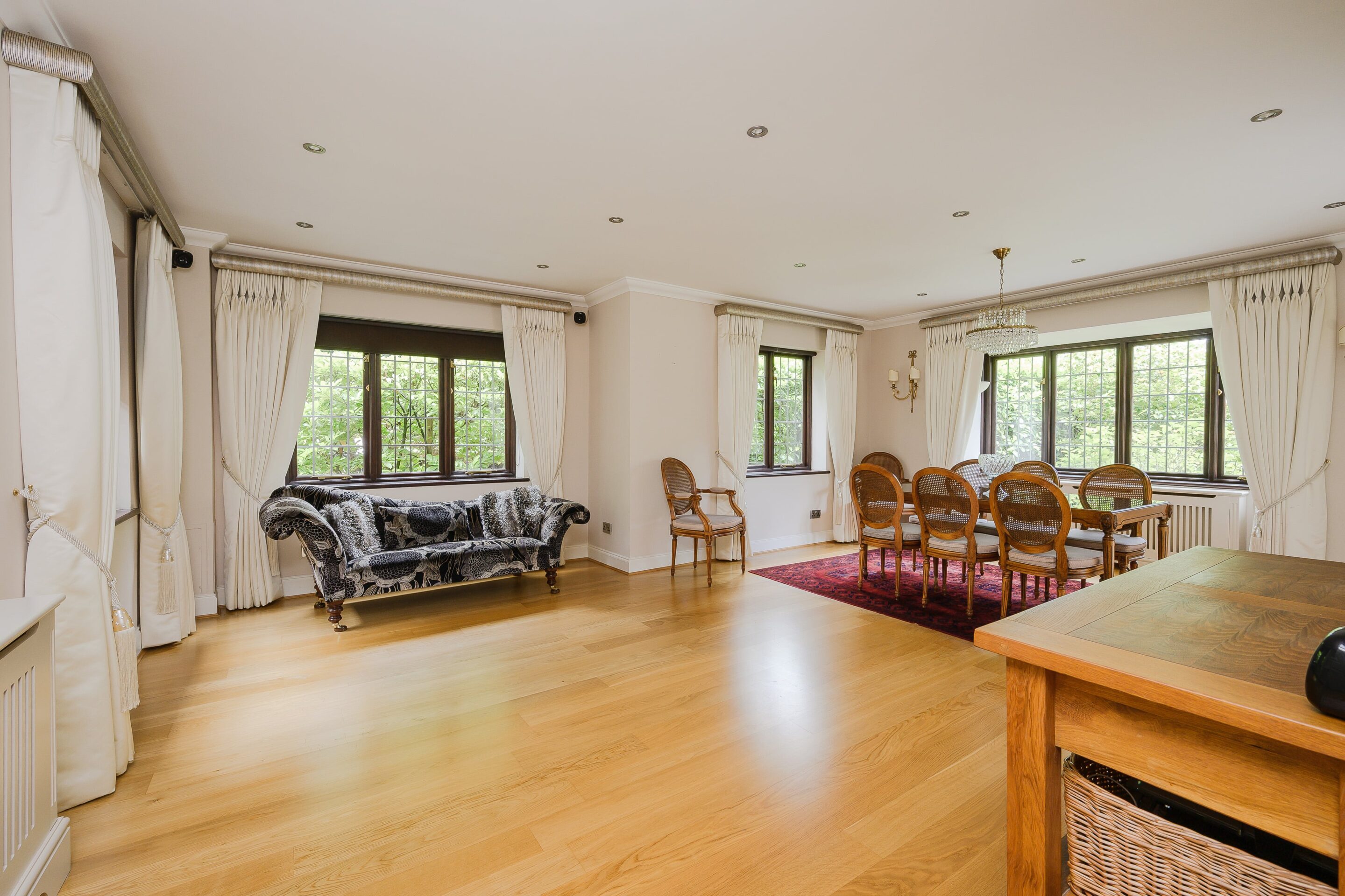 5 Bedrooms, Beechmeads, Cobham