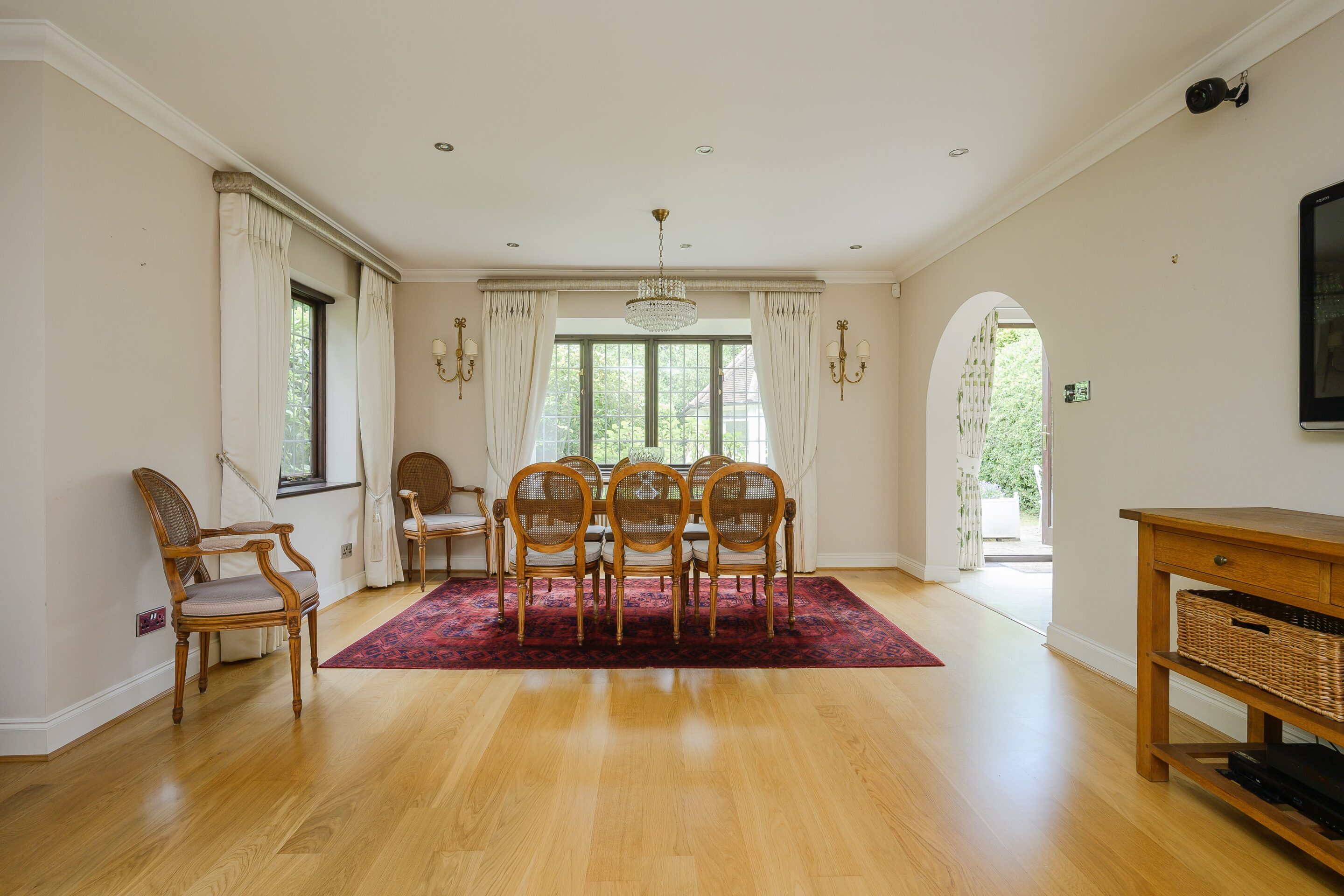 5 Bedrooms, Beechmeads, Cobham