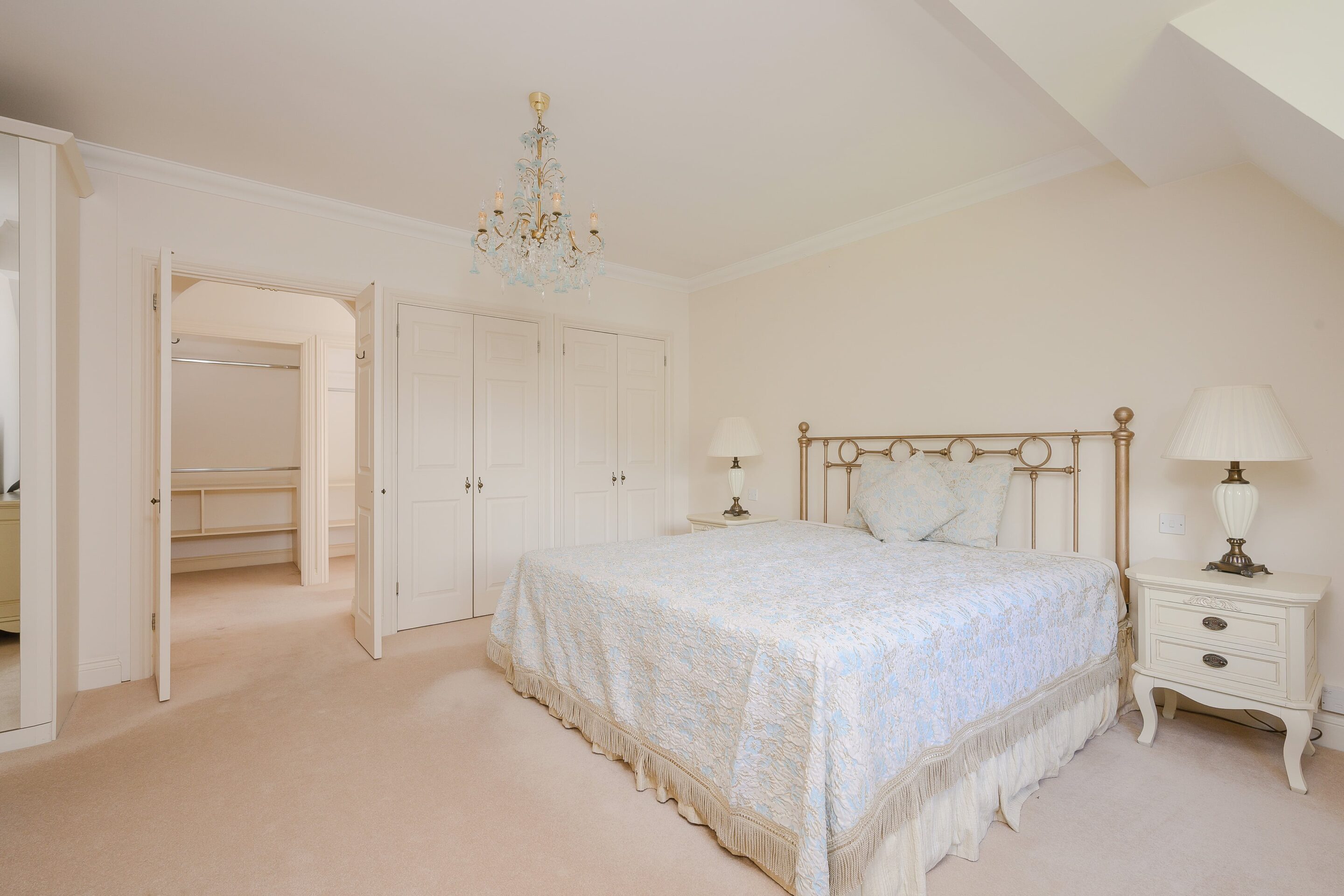 5 Bedrooms, Beechmeads, Cobham