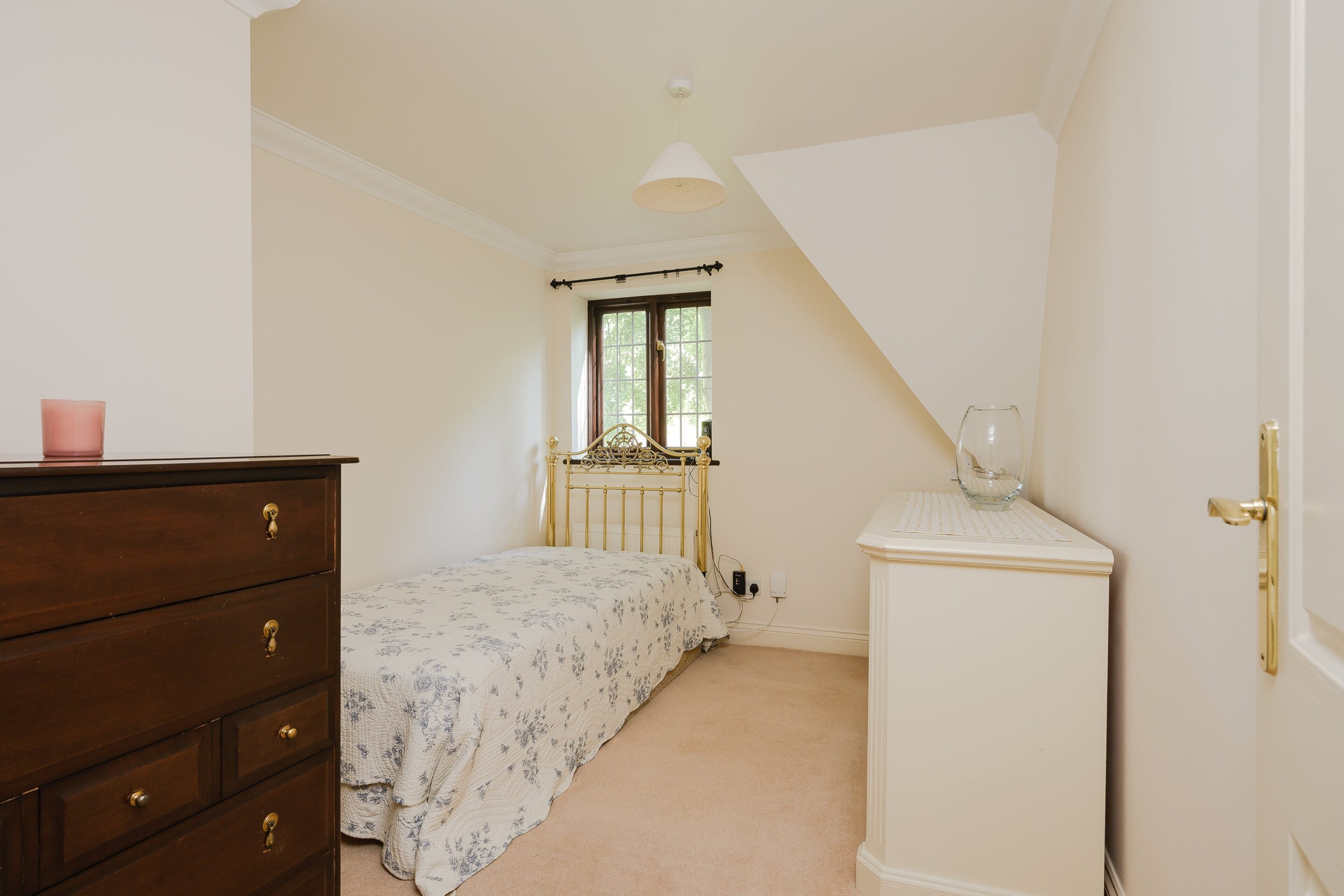 5 Bedrooms, Beechmeads, Cobham