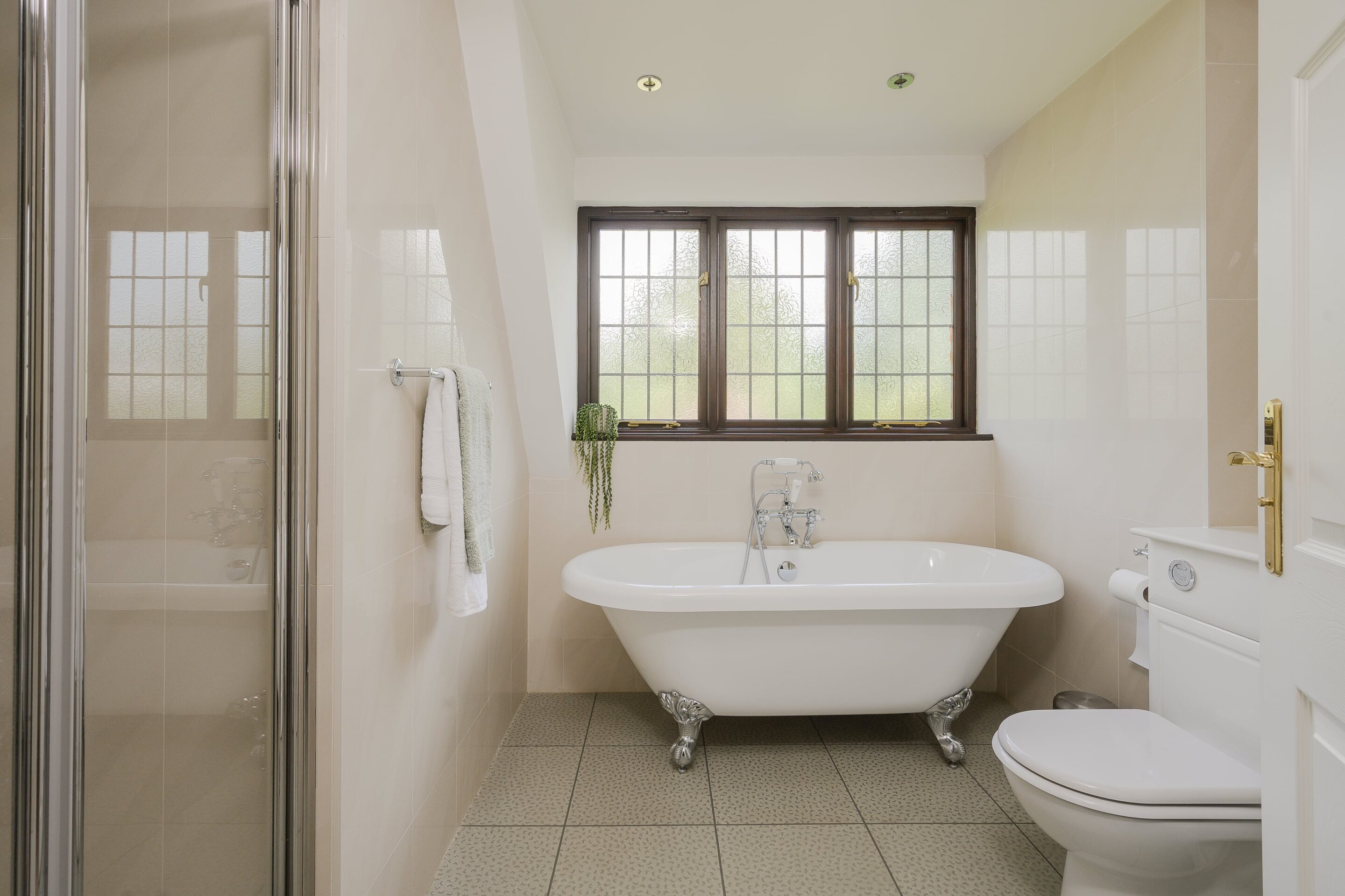 5 Bedrooms, Beechmeads, Cobham