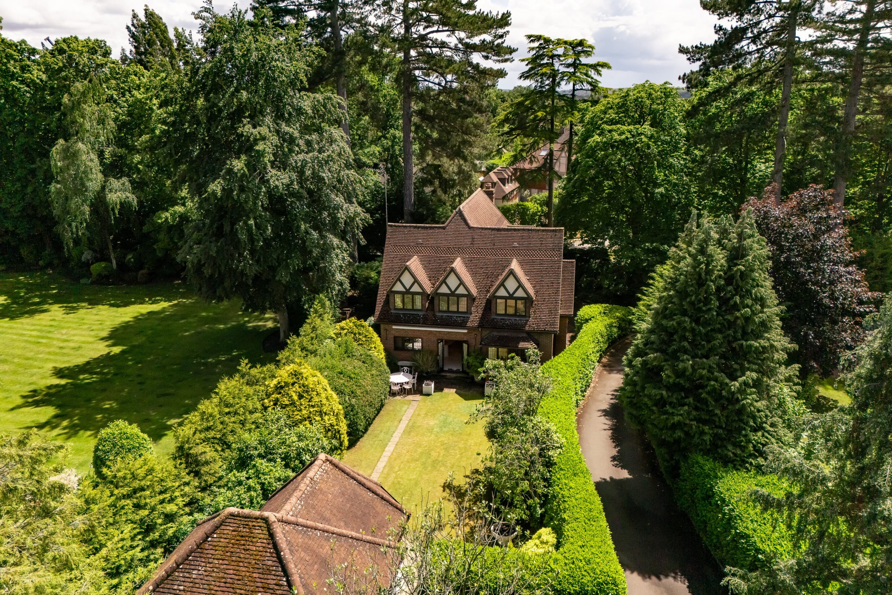 5 Bedrooms, Beechmeads, Cobham