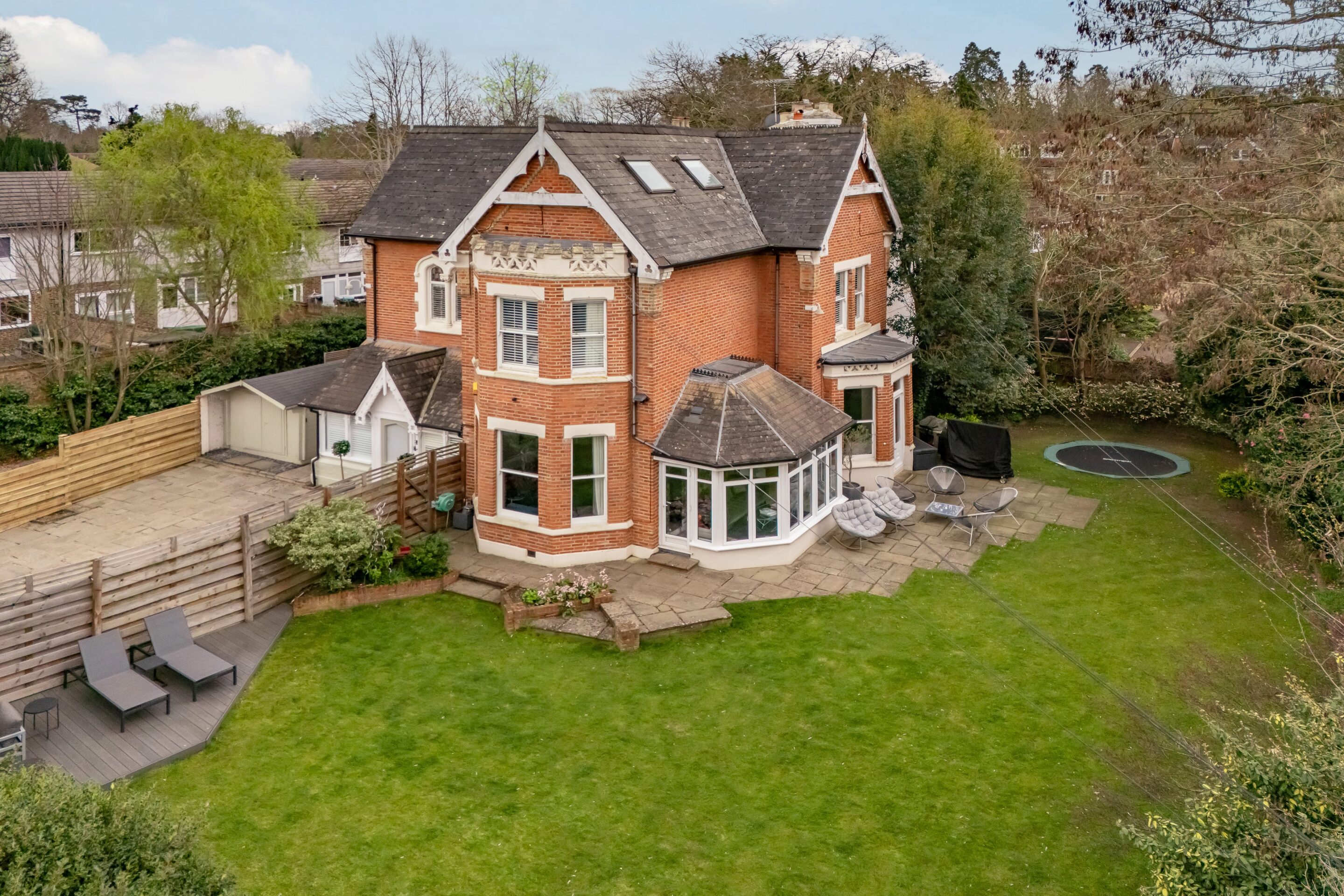 6 Bedrooms, Pine Grove, Weybridge