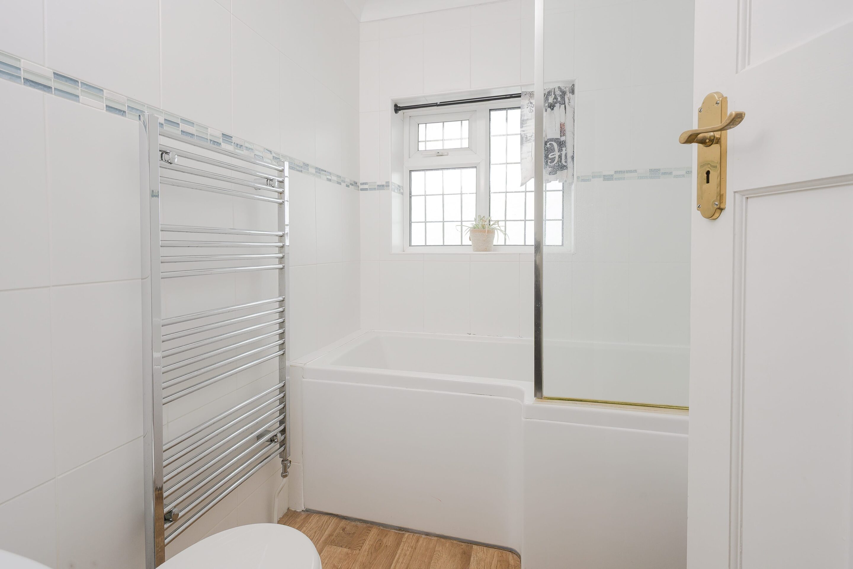 3 Bedrooms, Ember Lane, Esher, Surrey
