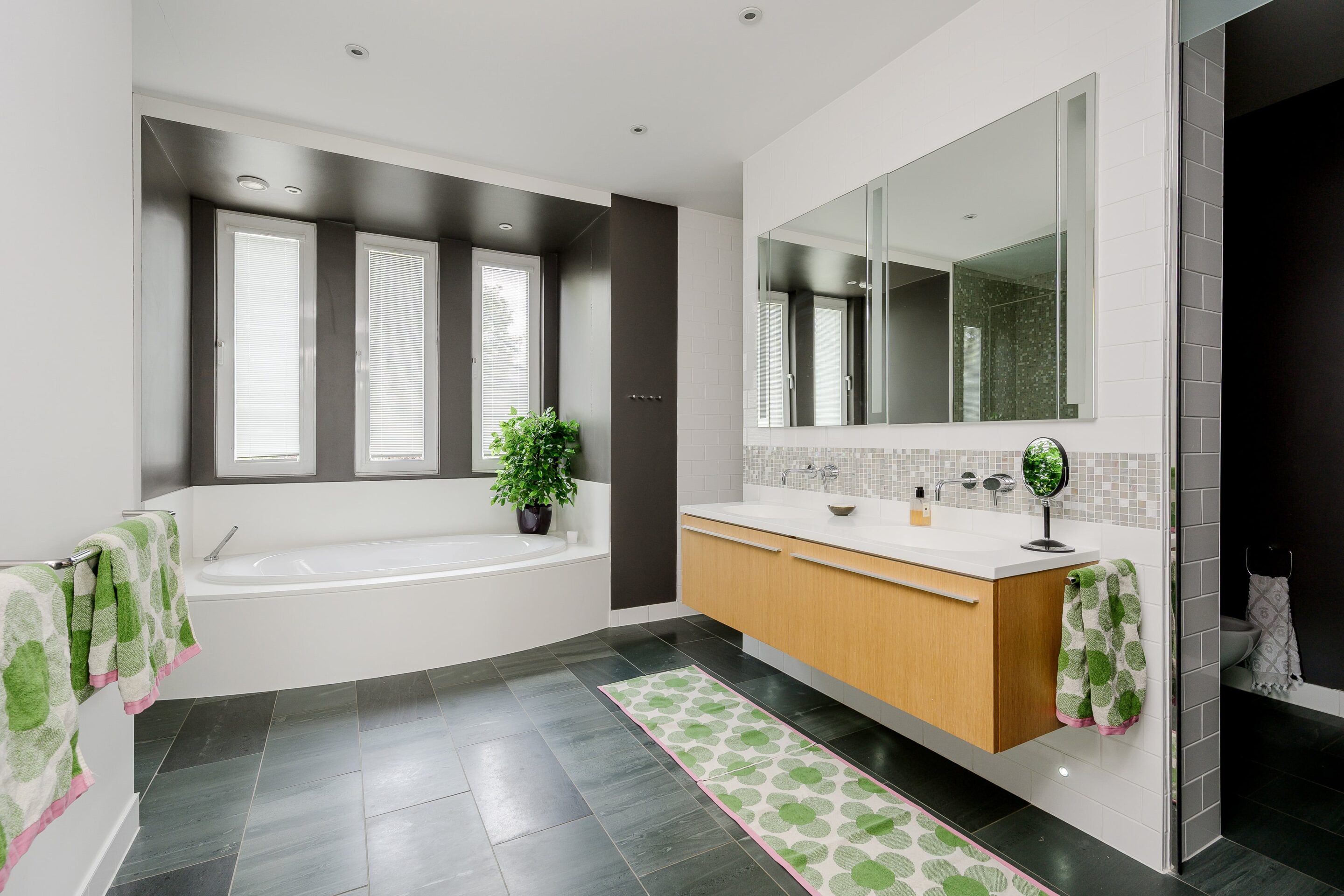 6 Bedrooms, Oxshott Rise, Cobham