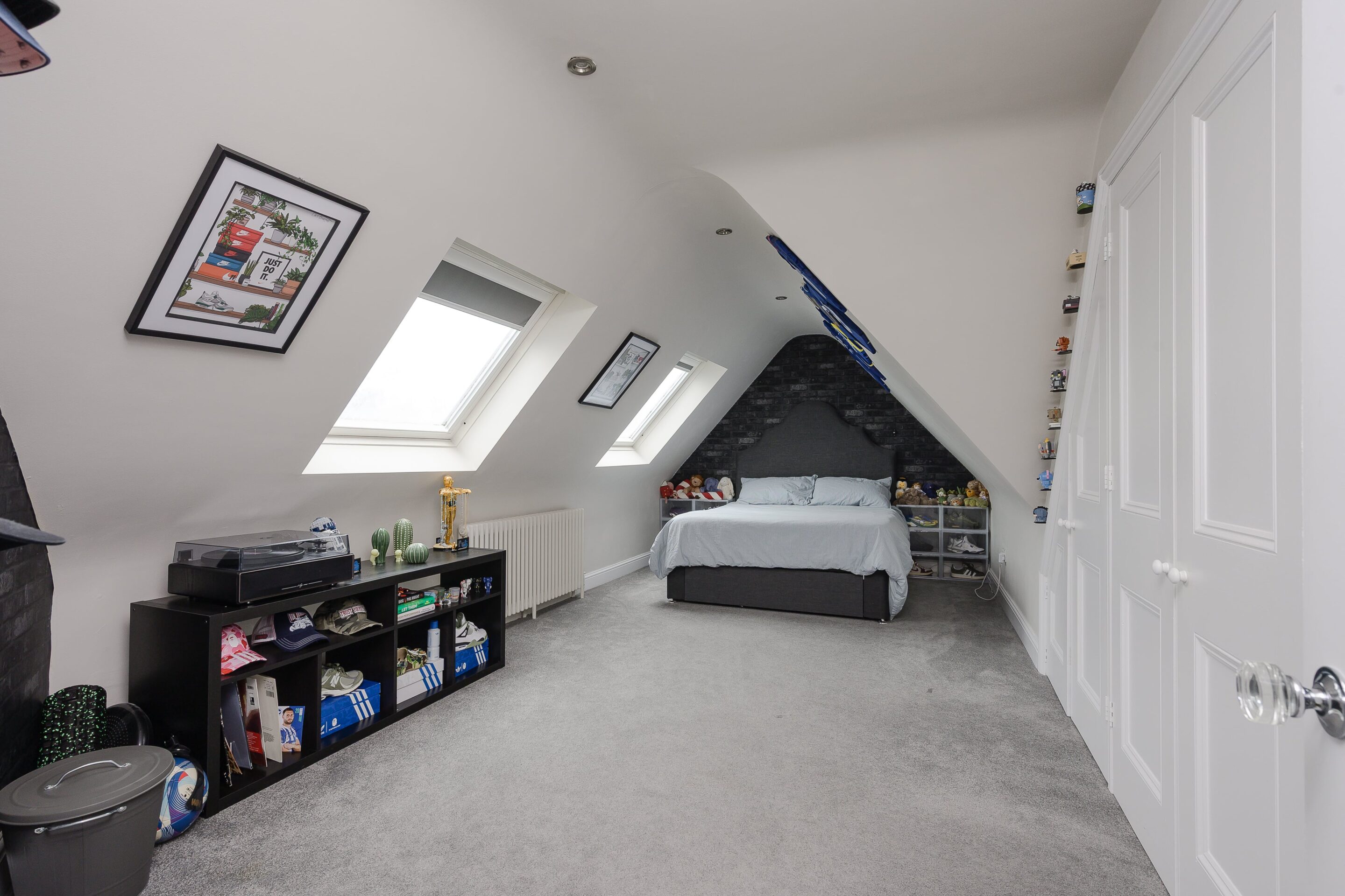 6 Bedrooms, Pine Grove, Weybridge
