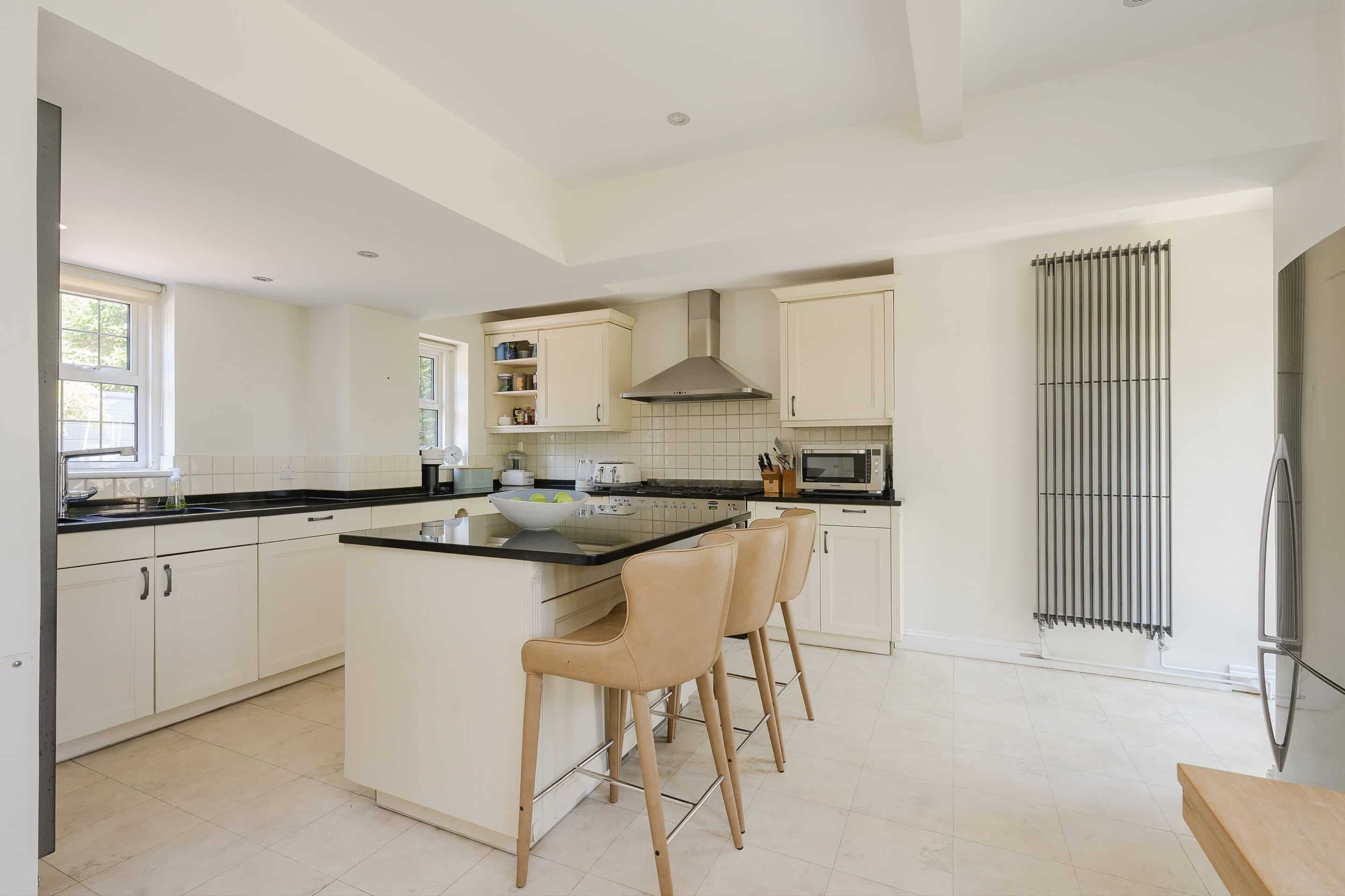5 Bedrooms, Knipp Hill, Cobham