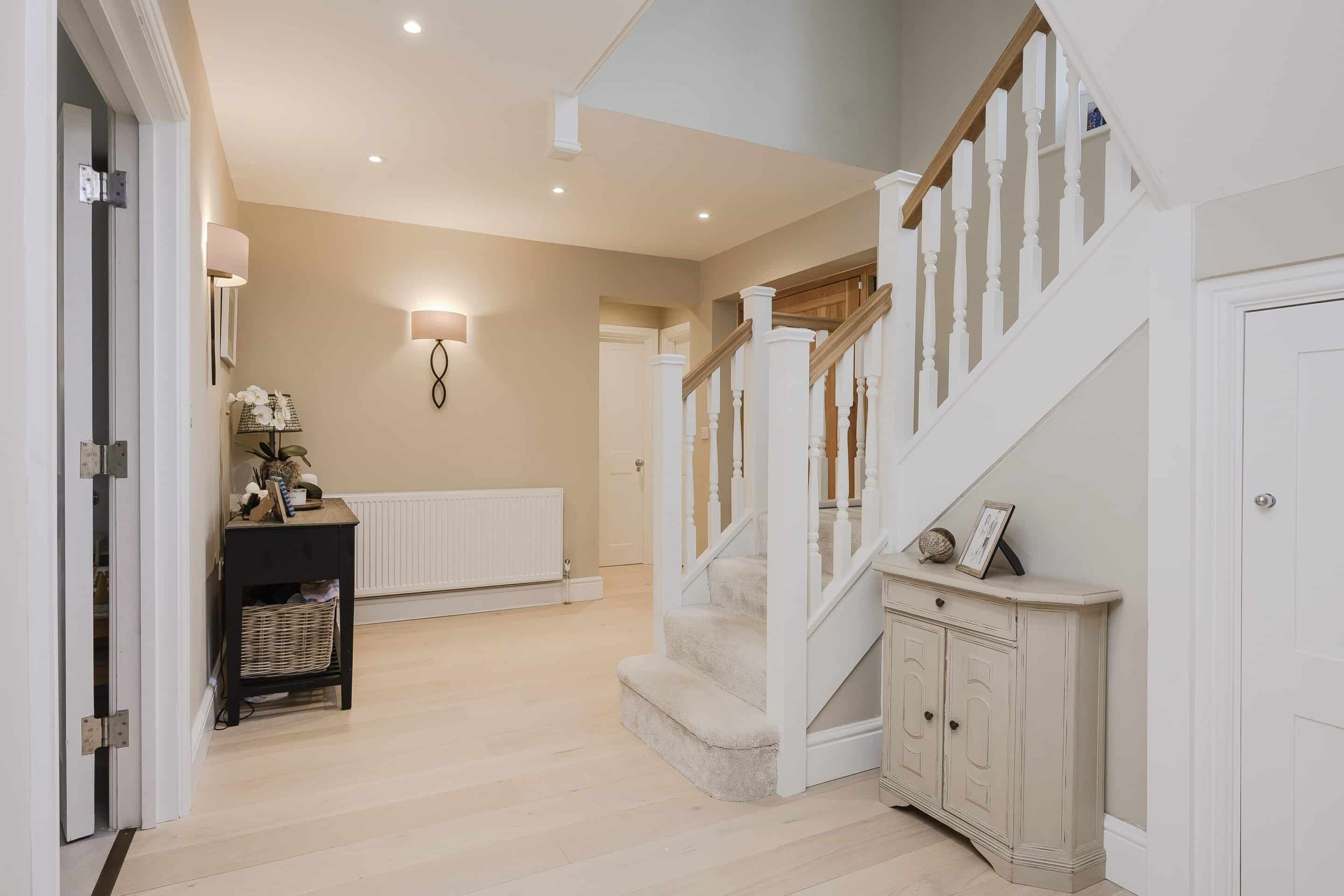 4 Bedrooms, Lodge Close, Cobham