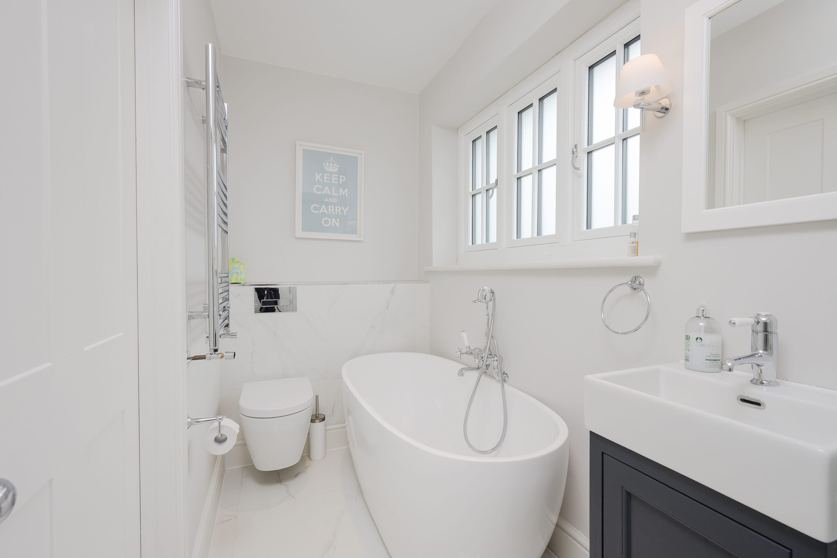4 Bedrooms, Lodge Close, Cobham