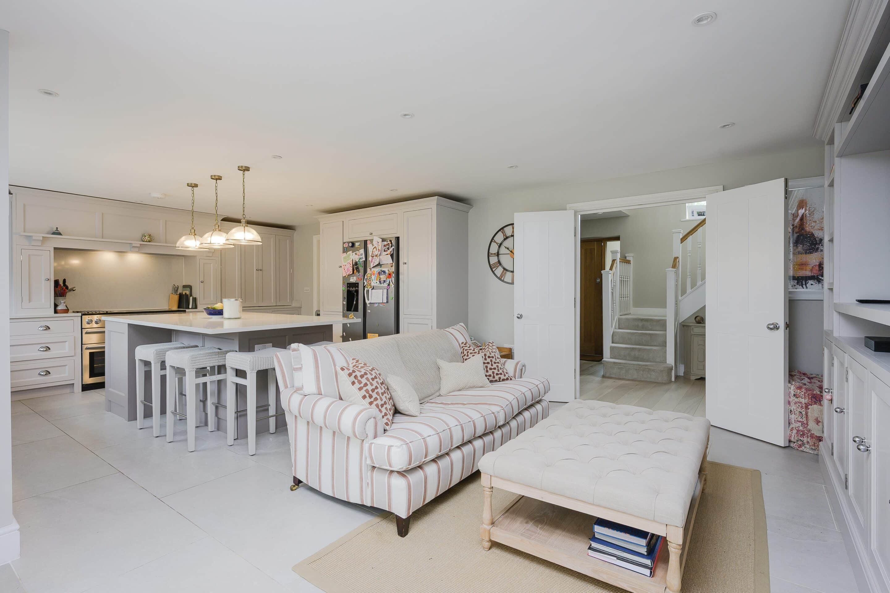 4 Bedrooms, Lodge Close, Cobham
