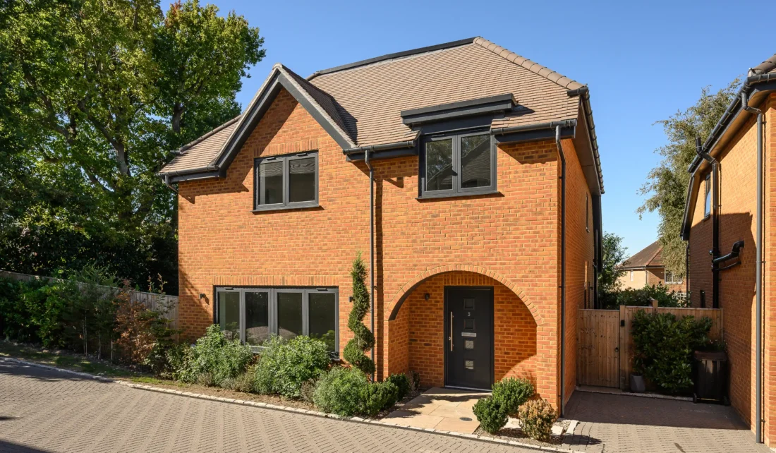 4-5 Bedrooms, Chartland Close, Great Bookham, Surrey