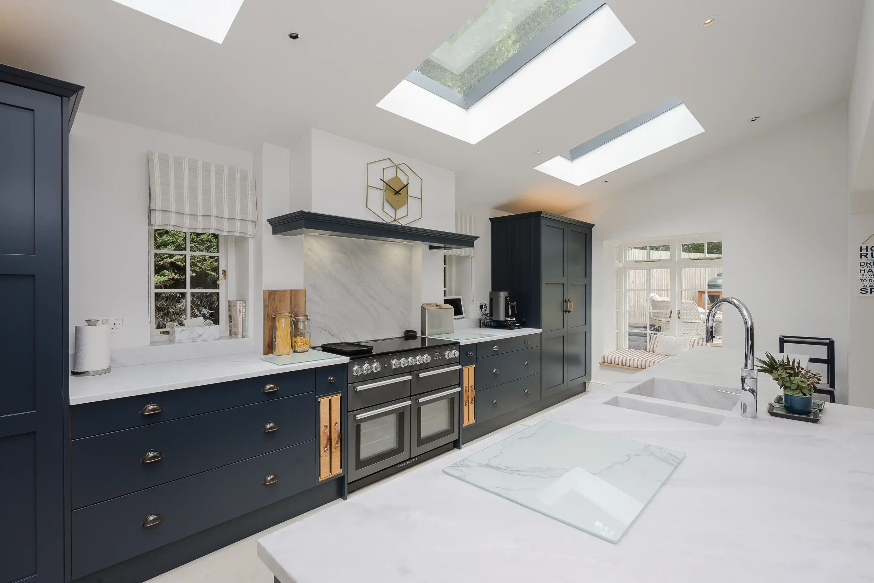 6 Bedrooms, Leigh Court Close, Cobham