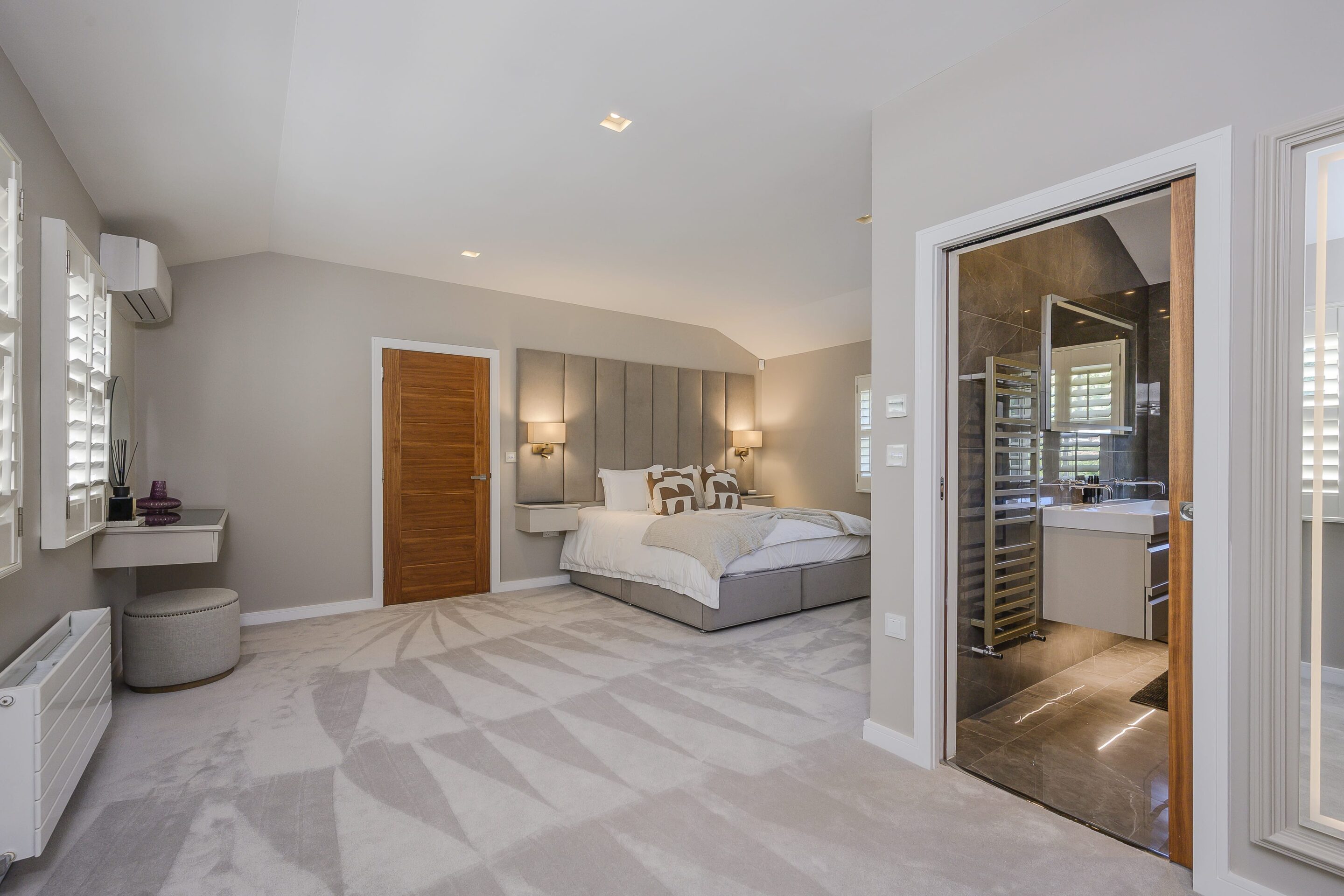 5 Bedrooms, Milner Drive, Cobham