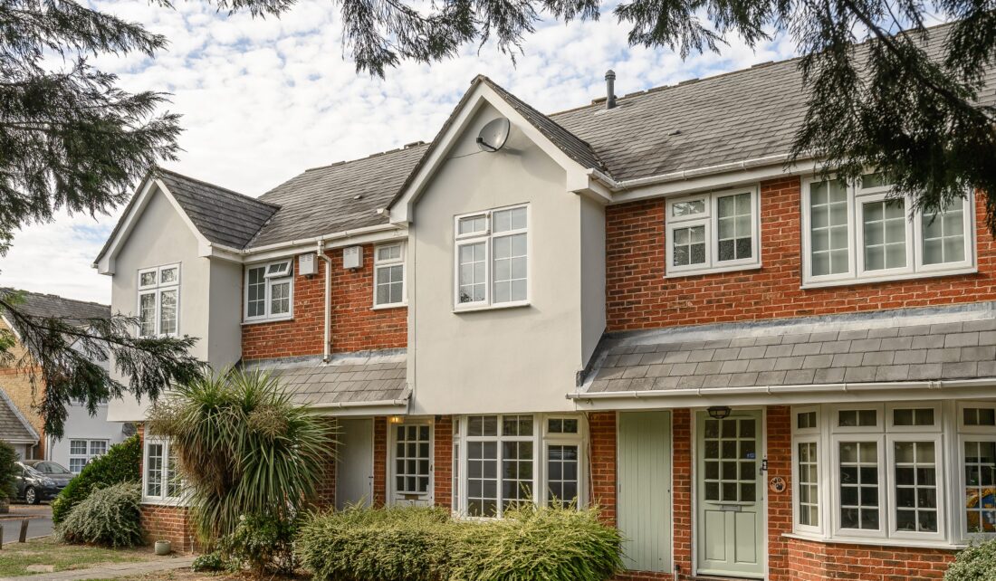 3 Bedrooms, Ravenswood Close, Cobham, Surrey