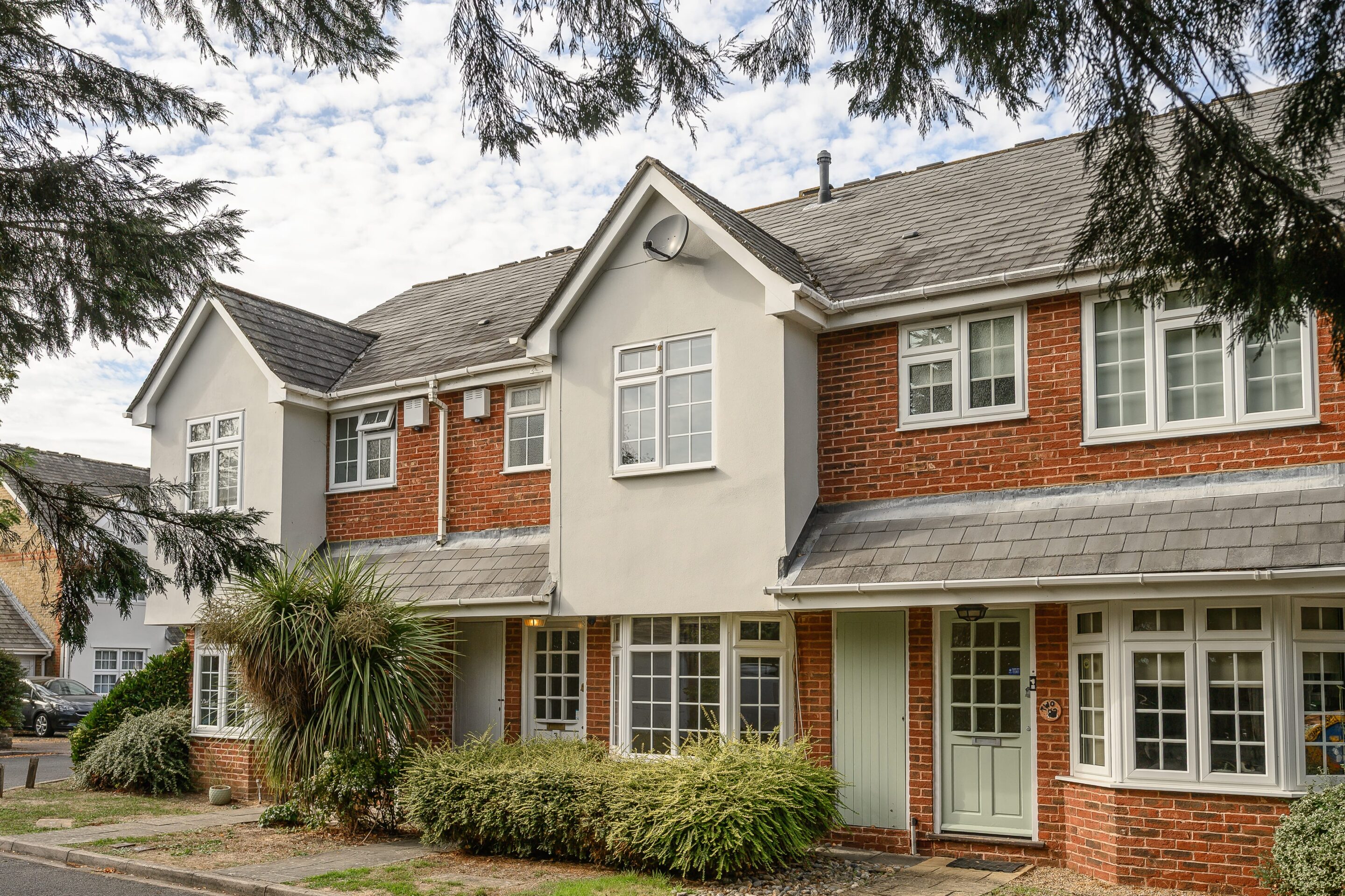 3 Bedrooms, Ravenswood Close, Cobham, Surrey