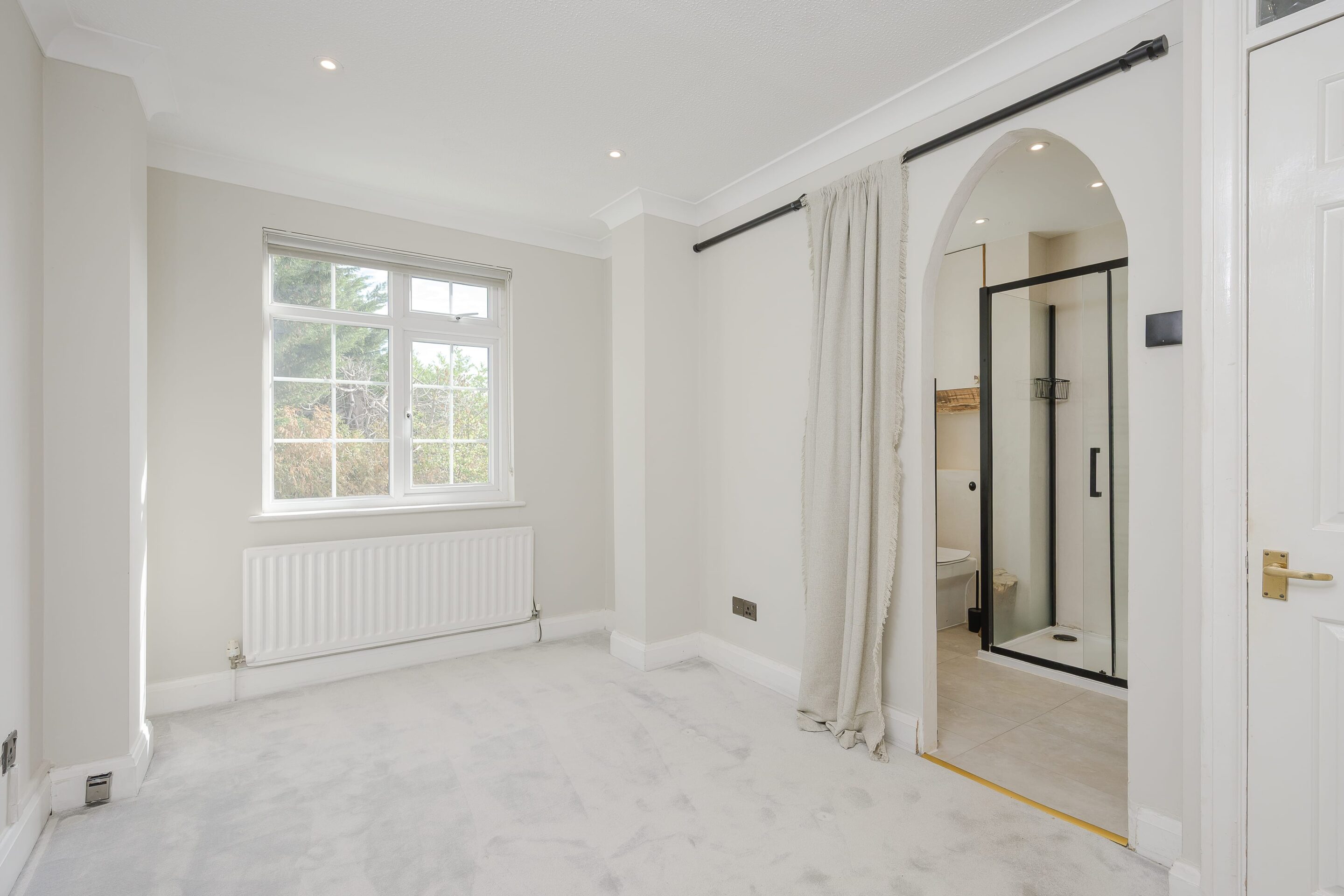 3 Bedrooms, Ravenswood Close, Cobham, Surrey